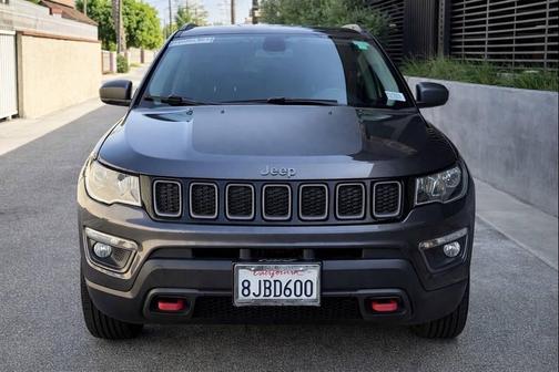 Granite Crystal Metallic Clearcoat 2019 Jeep Compass Trailhawk