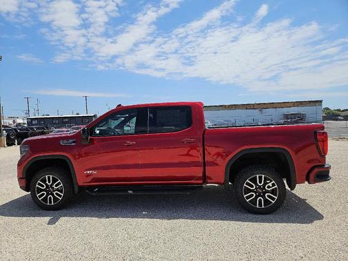 2025 GMC Sierra 1500 AT4