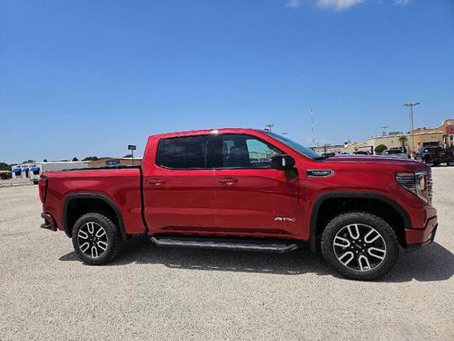 2025 GMC Sierra 1500 AT4