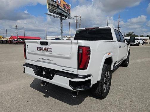 2024 GMC Sierra 2500 Denali