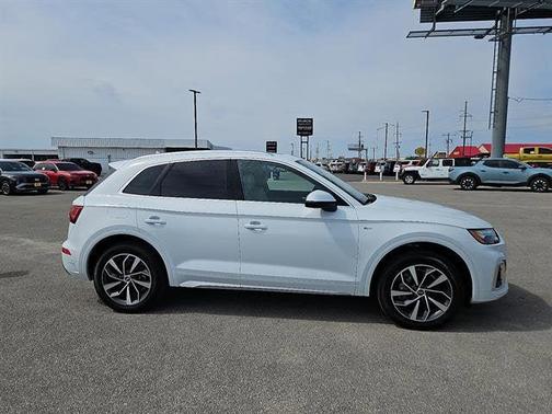 2023 Audi Q5 45 S line Premium Plus