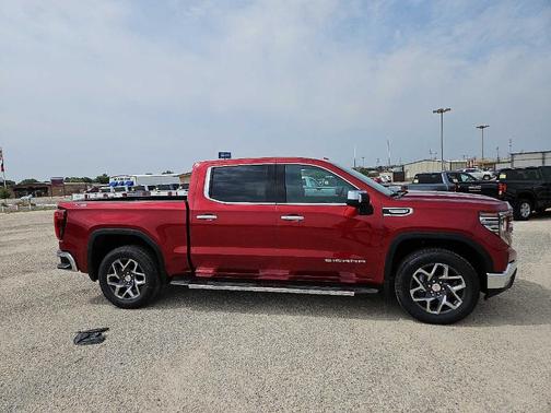 2025 GMC Sierra 1500 SLT