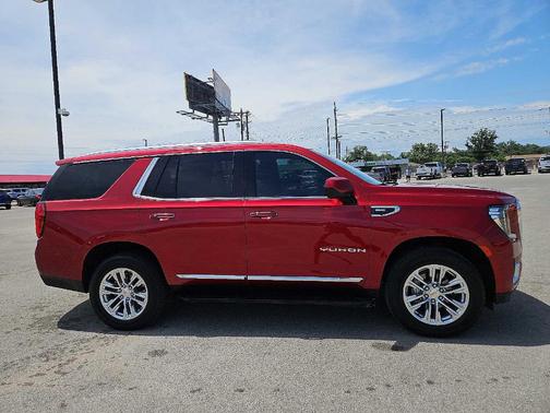 2023 GMC Yukon SLT