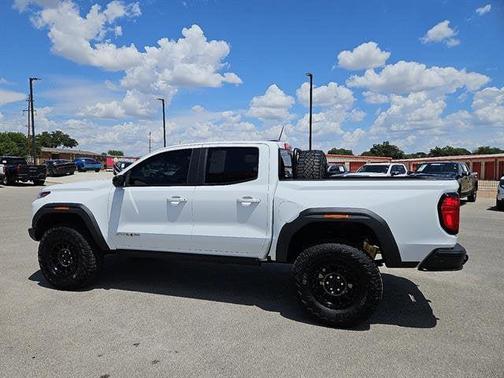 2024 GMC Canyon AT4X