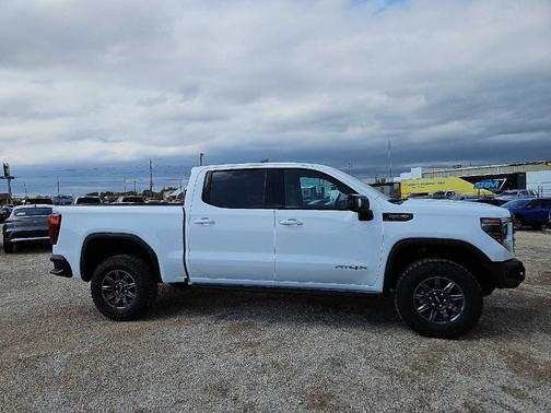 2025 GMC Sierra 1500 AT4X