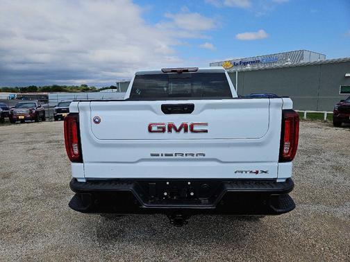 2025 GMC Sierra 1500 AT4X