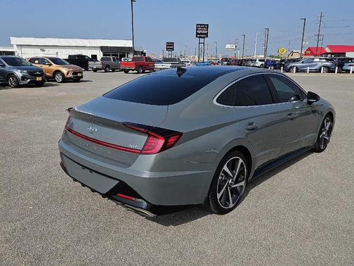 2022 Hyundai SONATA SEL Plus