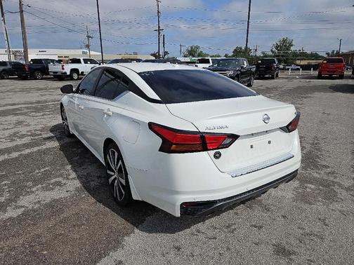 2022 Nissan Altima 2.5 SR
