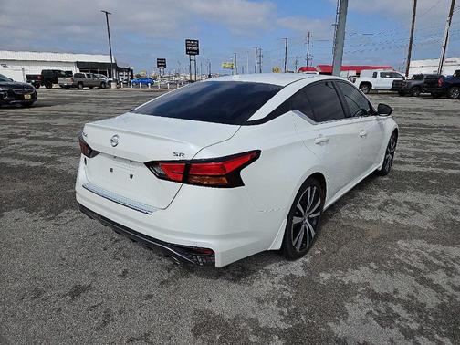2022 Nissan Altima 2.5 SR