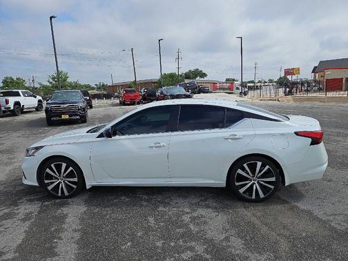 2022 Nissan Altima 2.5 SR