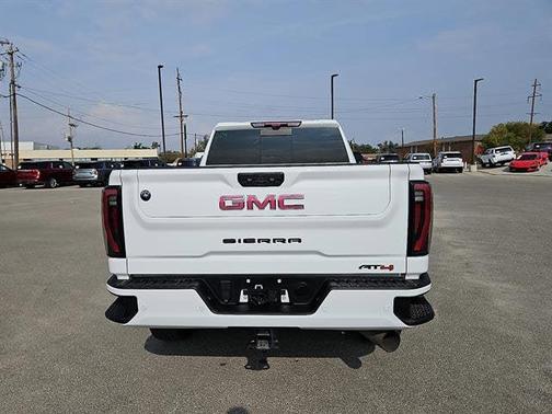 2025 GMC Sierra 2500 AT4