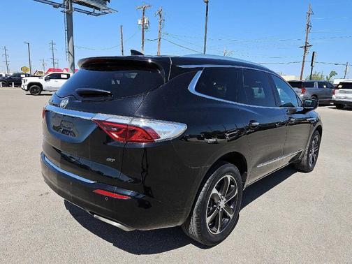 2022 Buick Enclave Essence