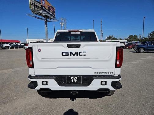 2025 GMC Sierra 1500 AT4