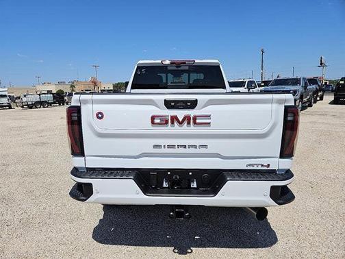 2025 GMC Sierra 2500 AT4
