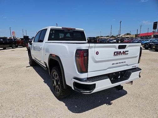 2025 GMC Sierra 2500 AT4
