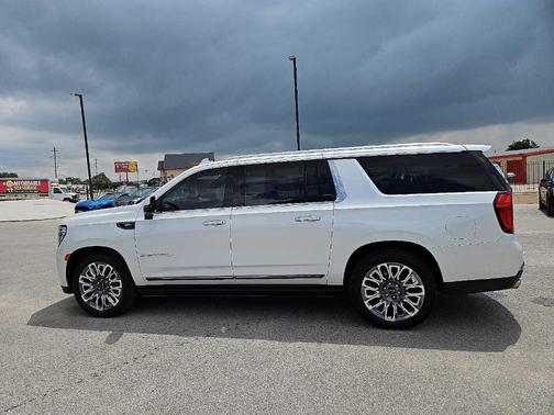 2024 GMC Yukon XL Denali Ultimate