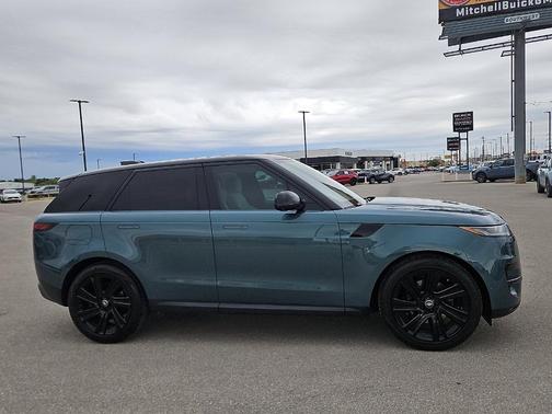 Giola Green 2024 Land Rover Range Rover Sport SE