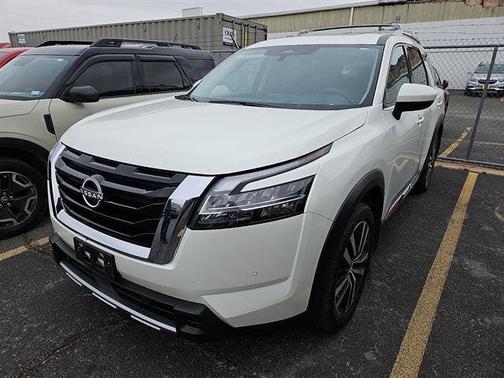 2024 Nissan Pathfinder Platinum