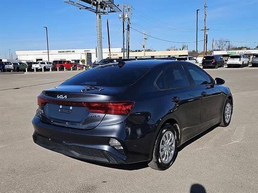 2022 Kia Forte FE