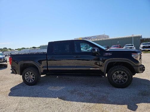 2025 GMC Sierra 1500 AT4X