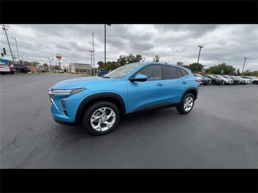 2025 Chevrolet Trax LS