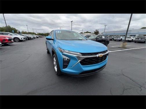 2025 Chevrolet Trax LS