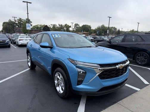 2025 Chevrolet Trax LS