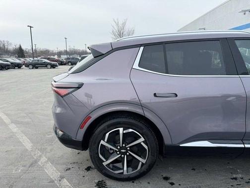 2025 Chevrolet Equinox EV LT 2