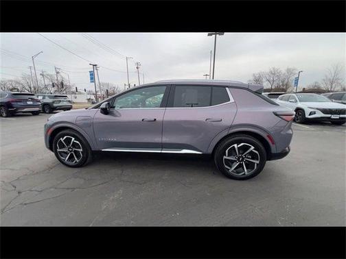 2025 Chevrolet Equinox EV LT 2