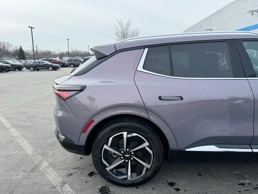 2025 Chevrolet Equinox EV LT 2
