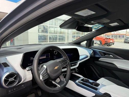 2025 Chevrolet Equinox EV LT 2