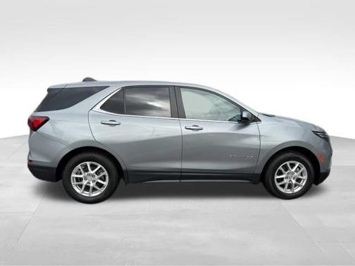 Sterling Gray Metallic 2024 Chevrolet Equinox LT