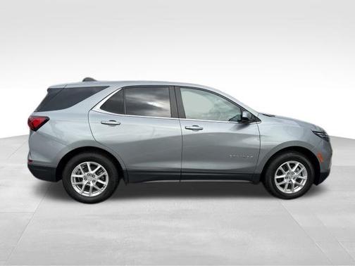 Sterling Gray Metallic 2024 Chevrolet Equinox LT