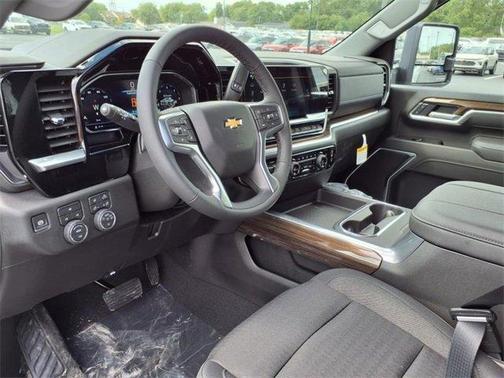 2025 Chevrolet Silverado 3500 LT