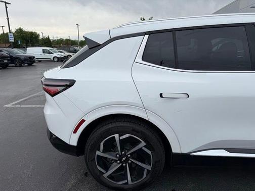 Summit White 2025 Chevrolet Equinox EV LT 2