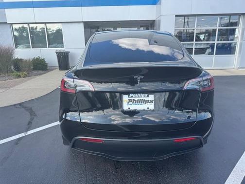 2024 Tesla Model Y Long Range