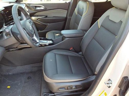 White Sand 2026 Chevrolet Trax ACTIV
