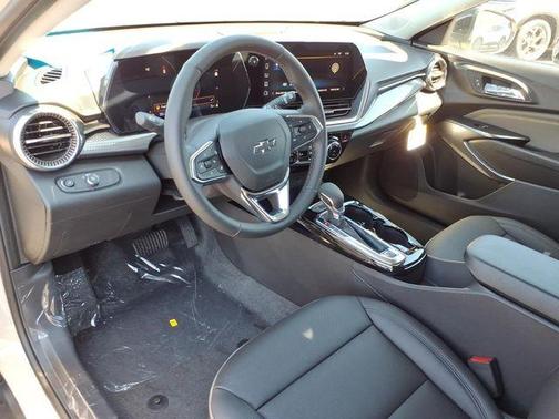 White Sand 2026 Chevrolet Trax ACTIV