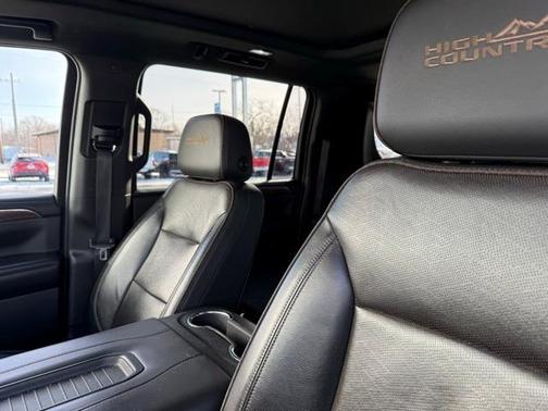 2021 Chevrolet Suburban High Country