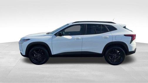 Summit White 2024 Chevrolet Trax ACTIV
