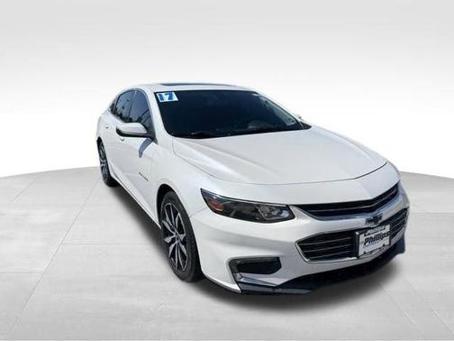 Iridescent Pearl Tricoat 2017 Chevrolet Malibu 1LT
