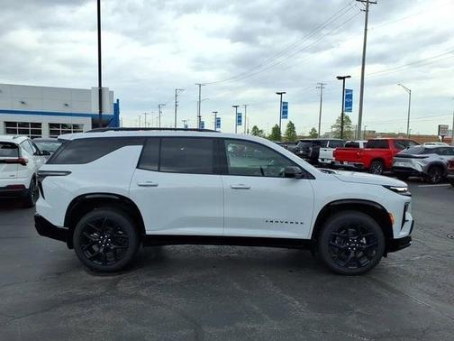 Polar White 2026 Chevrolet Traverse RS