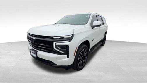 Iridescent Pearl Tricoat 2025 Chevrolet Tahoe RST