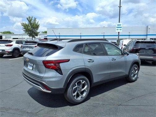 2025 Chevrolet Trax LT