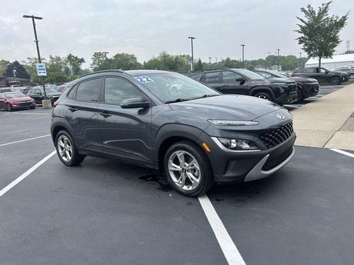 2022 Hyundai KONA SEL