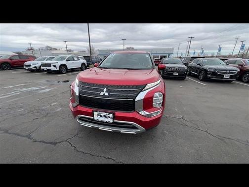 2023 Mitsubishi Outlander SE