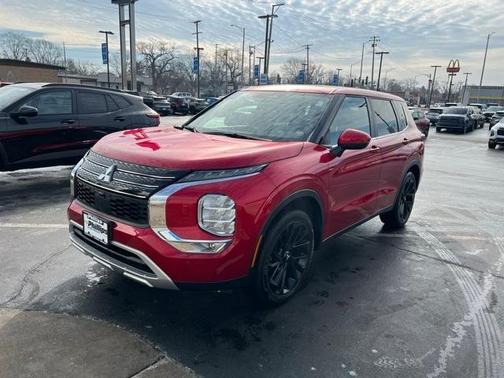 2023 Mitsubishi Outlander SE