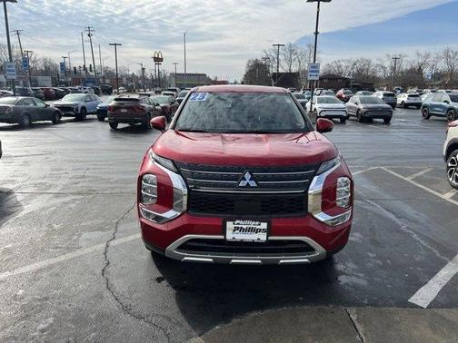 2023 Mitsubishi Outlander SE