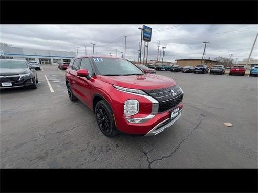 2023 Mitsubishi Outlander SE