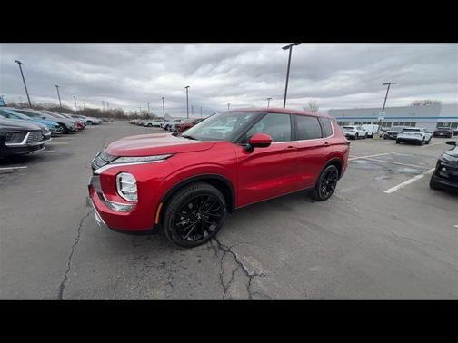 2023 Mitsubishi Outlander SE